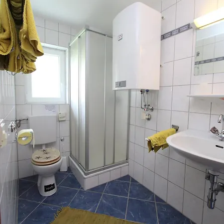 Nyaraló Characterful Old With 4 In Carinthia With Garden *